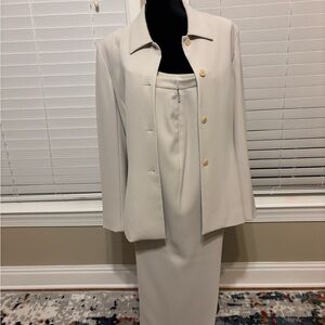 Casual Corner Cream Fabric